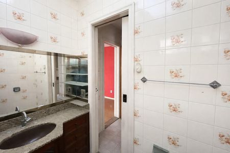 Casa à venda com 200m², 8 quartos e 2 vagas Casa à venda com 200m², 8 quartos e 2 vagasBanheiro casa 2