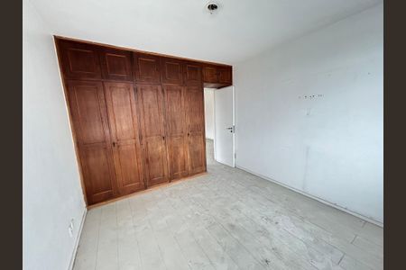 Casa à venda com 200m², 8 quartos e 2 vagasQuarto 1 casa 3