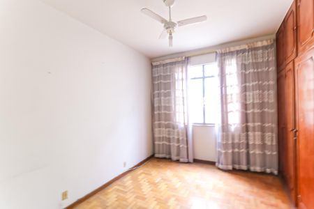 Casa à venda com 200m², 6 quartos e 2 vagas Casa à venda com 200m², 6 quartos e 2 vagasQuarto 2