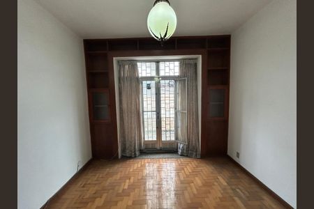 Casa à venda com 200m², 8 quartos e 2 vagasSala