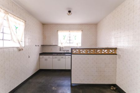 Casa à venda com 200m², 6 quartos e 2 vagas Casa à venda com 200m², 6 quartos e 2 vagasCozinha 2
