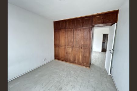 Casa à venda com 200m², 8 quartos e 2 vagasQuarto 1 casa 3