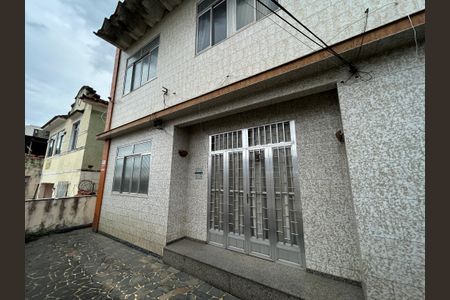 Casa à venda com 200m², 8 quartos e 2 vagasFachada