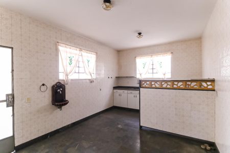 Casa à venda com 200m², 6 quartos e 2 vagas Casa à venda com 200m², 6 quartos e 2 vagasCozinha 2