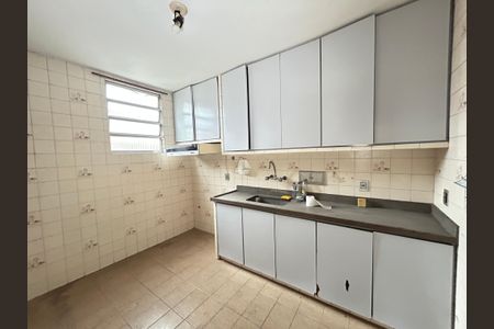 Casa à venda com 200m², 8 quartos e 2 vagasCozinha casa 3