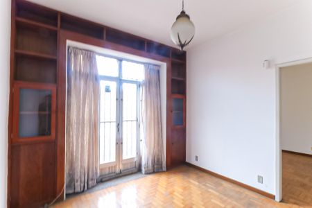 Sala de casa à venda com 6 quartos, 200m² em Del Castilho, Rio de Janeiro