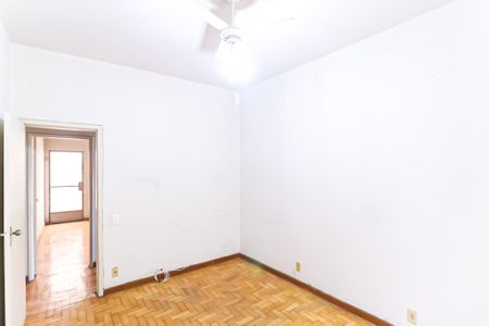 Casa à venda com 200m², 6 quartos e 2 vagas Casa à venda com 200m², 6 quartos e 2 vagasQuarto 2