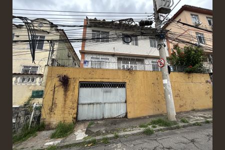 Casa à venda com 200m², 8 quartos e 2 vagasFachada + plaquinha