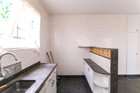 Casa à venda com 200m², 6 quartos e 2 vagas Casa à venda com 200m², 6 quartos e 2 vagasCozinha 2