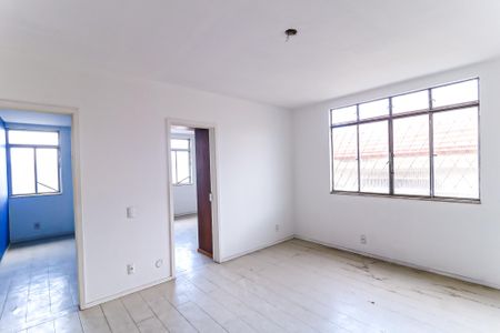 Casa à venda com 200m², 6 quartos e 2 vagas Casa à venda com 200m², 6 quartos e 2 vagasSala