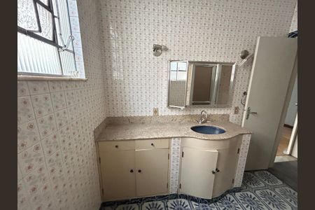 Casa à venda com 200m², 8 quartos e 2 vagasBanheiro 1