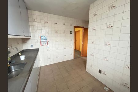 Casa à venda com 200m², 8 quartos e 2 vagasCozinha casa 3