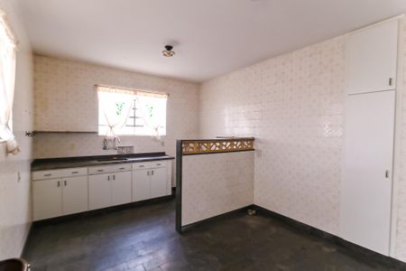 Casa à venda com 200m², 6 quartos e 2 vagas Casa à venda com 200m², 6 quartos e 2 vagasCozinha 2