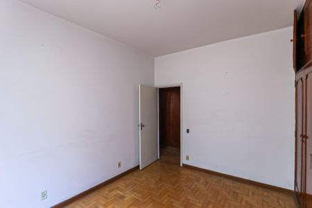 Casa à venda com 200m², 6 quartos e 2 vagas Casa à venda com 200m², 6 quartos e 2 vagasQuarto 5