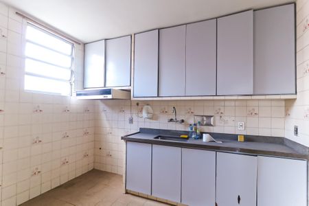 Casa à venda com 200m², 6 quartos e 2 vagas Casa à venda com 200m², 6 quartos e 2 vagasCozinha