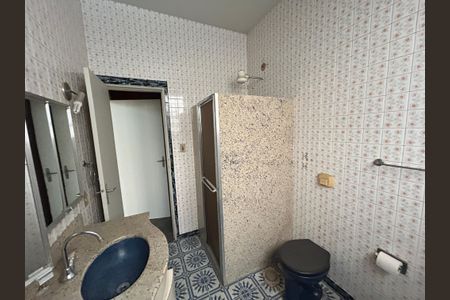 Casa à venda com 200m², 8 quartos e 2 vagasBanheiro 1