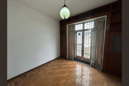 Casa à venda com 200m², 8 quartos e 2 vagasSala