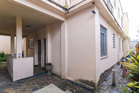 Casa à venda com 200m², 6 quartos e 2 vagas Casa à venda com 200m², 6 quartos e 2 vagasÁrea de Serviço