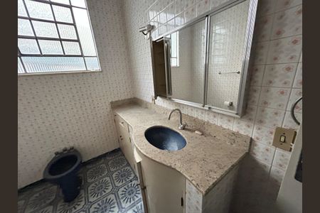 Casa à venda com 200m², 8 quartos e 2 vagasBanheiro 1