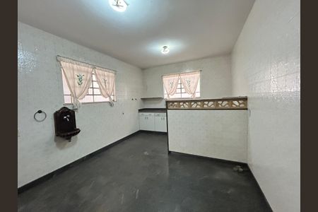 Casa à venda com 200m², 8 quartos e 2 vagasCozinha 2