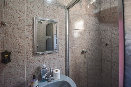 Casa à venda com 70m², 2 quartos e 1 vaga Casa à venda com 70m², 2 quartos e 1 vagaBanheiro
