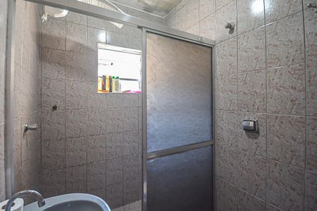 Casa à venda com 70m², 2 quartos e 1 vaga Casa à venda com 70m², 2 quartos e 1 vagaBanheiro