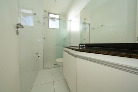 Apartamento para alugar com 59m², 2 quartos e 1 vaga Apartamento para alugar com 59m², 2 quartos e 1 vagaBanheiro 1