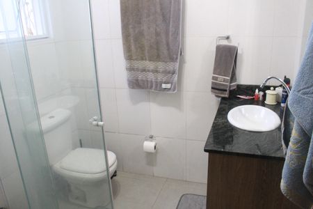 Casa à venda com 201m², 4 quartos e 3 vagasBanheiro da Suíte 2