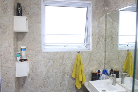 Casa à venda com 201m², 4 quartos e 3 vagasBanheiro da Suíte 1