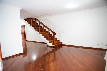 Casa de condomínio à venda com 172m², 4 quartos e 2 vagas Casa de condomínio à venda com 172m², 4 quartos e 2 vagasSala