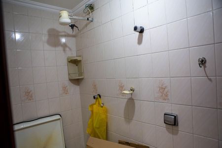 Casa de condomínio à venda com 172m², 4 quartos e 2 vagas Casa de condomínio à venda com 172m², 4 quartos e 2 vagasEdícula - Banheiro