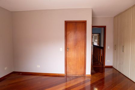 Casa de condomínio à venda com 172m², 4 quartos e 2 vagas Casa de condomínio à venda com 172m², 4 quartos e 2 vagasQuarto suíte Master