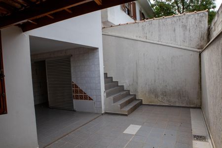 Casa de condomínio à venda com 172m², 4 quartos e 2 vagas Casa de condomínio à venda com 172m², 4 quartos e 2 vagasQuintal