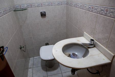 Casa de condomínio à venda com 172m², 4 quartos e 2 vagas Casa de condomínio à venda com 172m², 4 quartos e 2 vagasLavabo