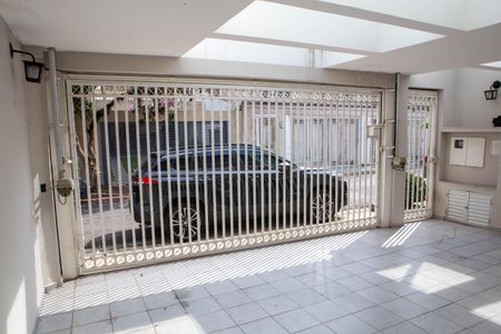 Casa de condomínio à venda com 172m², 4 quartos e 2 vagas Casa de condomínio à venda com 172m², 4 quartos e 2 vagasGaragem