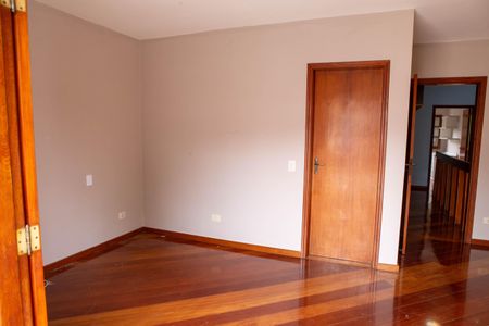 Casa de condomínio à venda com 172m², 4 quartos e 2 vagas Casa de condomínio à venda com 172m², 4 quartos e 2 vagasQuarto suíte Master