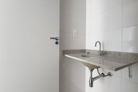 Banheiro de apartamento à venda com 0 quarto, 31m² em Picanço, Guarulhos