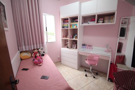 Apartamento à venda com 70m², 3 quartos e 1 vagaQuarto 2