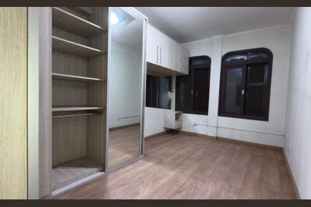 Quarto de apartamento à venda com 2 quartos, 90m² em Jardim São Pedro, Porto Alegre