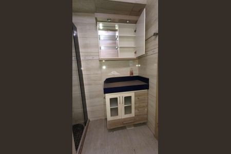 Banheiro de apartamento à venda com 2 quartos, 90m² em Jardim São Pedro, Porto Alegre