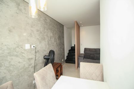 Apartamento à venda com 102m², 2 quartos e 1 vaga Apartamento à venda com 102m², 2 quartos e 1 vagaSala de Jantar