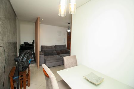 Apartamento à venda com 102m², 2 quartos e 1 vaga Apartamento à venda com 102m², 2 quartos e 1 vagaSala de Jantar