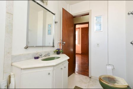 Apartamento à venda com 100m², 3 quartos e 1 vaga Apartamento à venda com 100m², 3 quartos e 1 vagaBanheiro Social