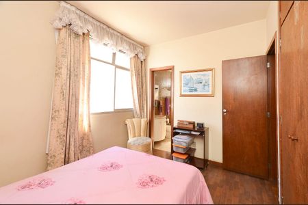 Apartamento à venda com 100m², 3 quartos e 1 vaga Apartamento à venda com 100m², 3 quartos e 1 vagaSuíte