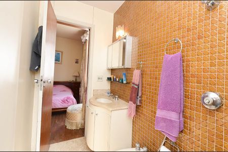 Apartamento à venda com 100m², 3 quartos e 1 vaga Apartamento à venda com 100m², 3 quartos e 1 vagaBanheiro Suíte