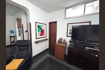 Casa para alugar com 248m², 3 quartos e 2 vagasSala