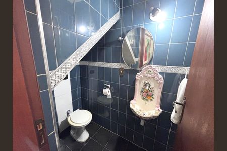 Casa para alugar com 248m², 3 quartos e 2 vagasBanheiro