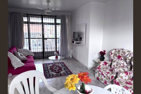 Casa para alugar com 248m², 3 quartos e 2 vagasSala de TV