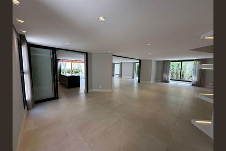 Casa à venda com 4 quartos, 550m² em Alphaville Residencial Zero, Barueri