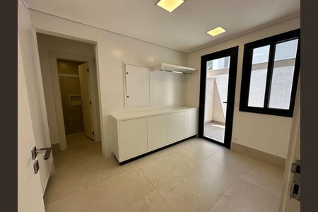 Casa à venda com 4 quartos, 550m² em Alphaville Residencial Zero, Barueri